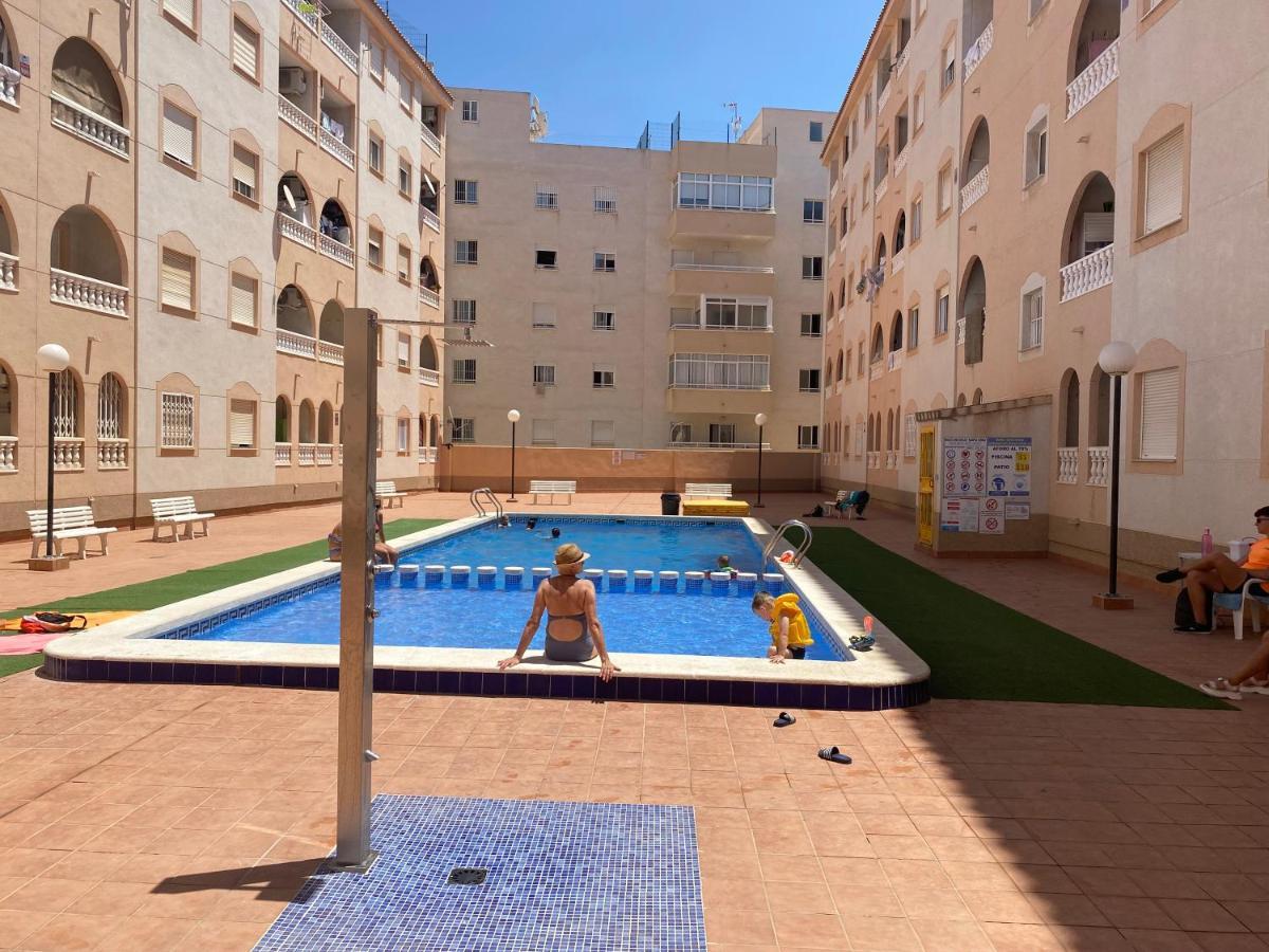 Amazing 2-Bedrooms Apartment With Pool Torrevieja Center Exteriér fotografie